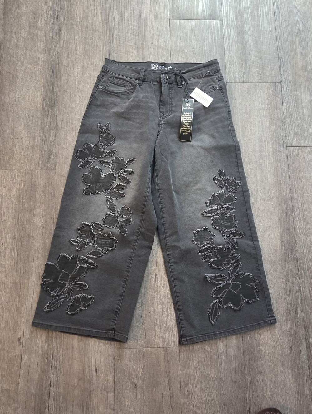 DG2 Diane Gilman Embroidered Frayed Wide Leg Denim Jeans Cropped 8P  Black